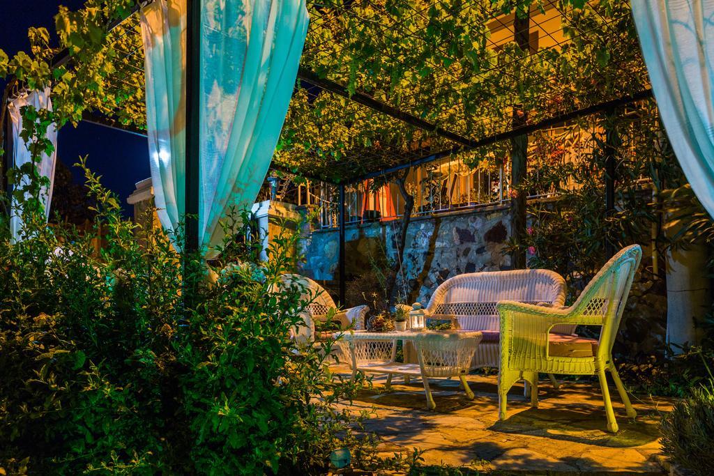 Cunda Esen Hotel Айвалик Екстер'єр фото